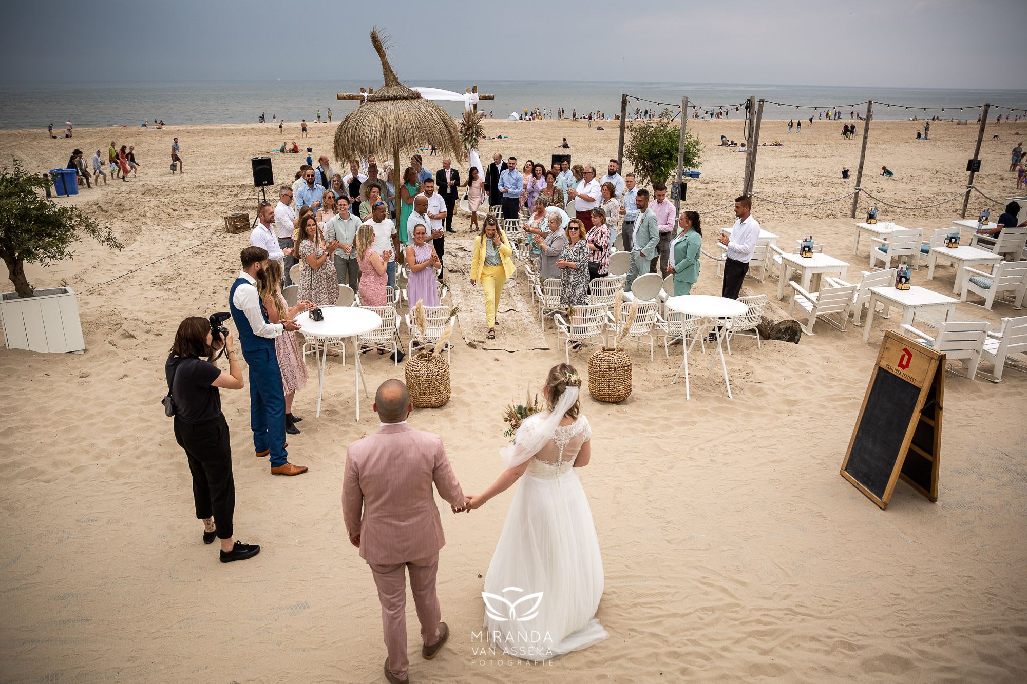 Champagne en hapjes tijdens de receptie